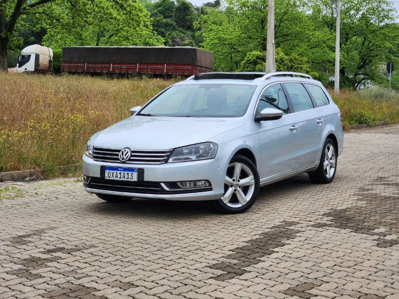 VOLKSWAGEN PASSAT VARIANT 2.0 TSI 16V 2013/2014 TS VEÍCULOS ANTA GORDA / Carros no Vale VOLKSWAGEN PASSAT VARIANT 2.0 TSI 16V 2013/2014 TS VEÍCULOS ANTA GORDA / Carros no Vale