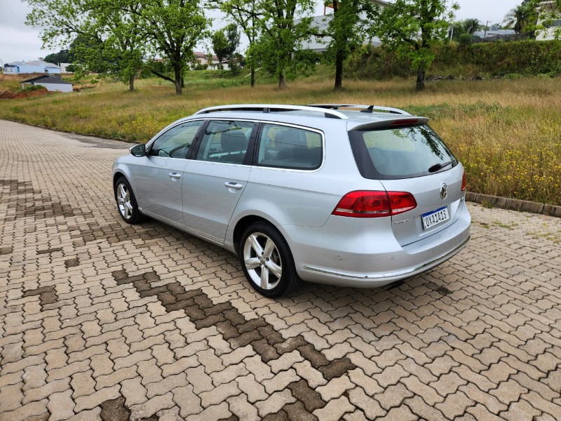 VOLKSWAGEN PASSAT VARIANT 2.0 TSI 16V 2013/2014 TS VEÍCULOS ANTA GORDA / Carros no Vale VOLKSWAGEN PASSAT VARIANT 2.0 TSI 16V 2013/2014 TS VEÍCULOS ANTA GORDA / Carros no Vale