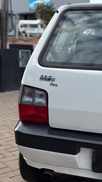 FIAT UNO MILLE 1.0 FIRE/ F.FLEX/ ECONOMY 4P 2011/2011 NEURI VEÍCULOS LAJEADO / Carros no Vale