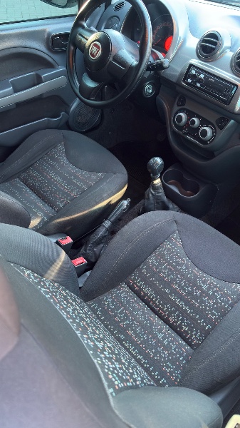FIAT UNO 1.0 8V VIVACE 2013 2013/2013 NEURI VEÍCULOS LAJEADO / Carros no Vale