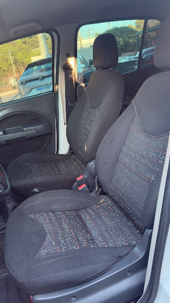 FIAT UNO 1.0 8V VIVACE 2013 2013/2013 NEURI VEÍCULOS LAJEADO / Carros no Vale