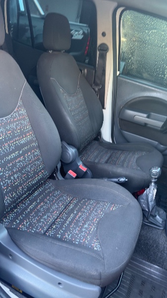 FIAT UNO 1.0 8V VIVACE 2013 2013/2013 NEURI VEÍCULOS LAJEADO / Carros no Vale