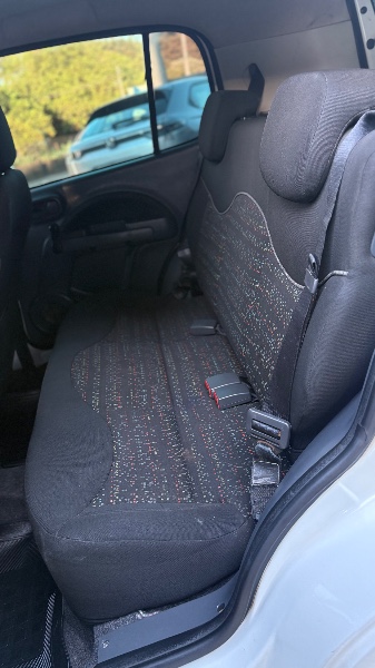 FIAT UNO 1.0 8V VIVACE 2013 2013/2013 NEURI VEÍCULOS LAJEADO / Carros no Vale