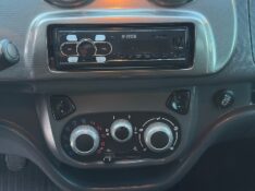 FIAT UNO 1.0 8V VIVACE 2013 2013/2013 NEURI VEÍCULOS LAJEADO / Carros no Vale