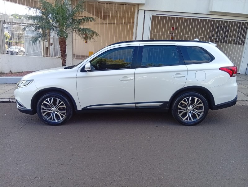 MITSUBISHI OUTLANDER 2.0 2016/2016 ALTERNATIVA VEÍCULOS LAJEADO / Carros no Vale MITSUBISHI OUTLANDER 2.0 2016/2016 ALTERNATIVA VEÍCULOS LAJEADO / Carros no Vale
