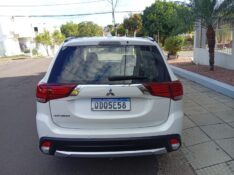 MITSUBISHI OUTLANDER 2.0 2016/2016 ALTERNATIVA VEÍCULOS LAJEADO / Carros no Vale