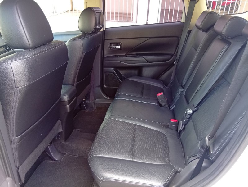 MITSUBISHI OUTLANDER 2.0 2016/2016 ALTERNATIVA VEÍCULOS LAJEADO / Carros no Vale MITSUBISHI OUTLANDER 2.0 2016/2016 ALTERNATIVA VEÍCULOS LAJEADO / Carros no Vale