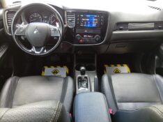 MITSUBISHI OUTLANDER 2.0 2016/2016 ALTERNATIVA VEÍCULOS LAJEADO / Carros no Vale