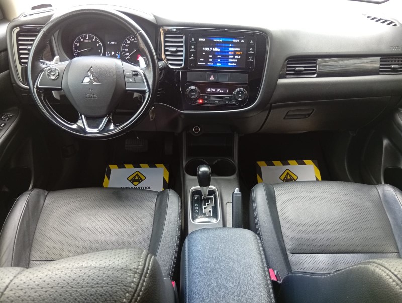 MITSUBISHI OUTLANDER 2.0 2016/2016 ALTERNATIVA VEÍCULOS LAJEADO / Carros no Vale MITSUBISHI OUTLANDER 2.0 2016/2016 ALTERNATIVA VEÍCULOS LAJEADO / Carros no Vale