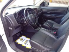 MITSUBISHI OUTLANDER 2.0 2016/2016 ALTERNATIVA VEÍCULOS LAJEADO / Carros no Vale