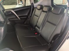 TOYOTA RAV4 2.5 4X4 16V GASOLINA 4P AUTOMÁTICO 2012/2013 RICARDO VEÍCULOS TEUTÔNIA / Carros no Vale