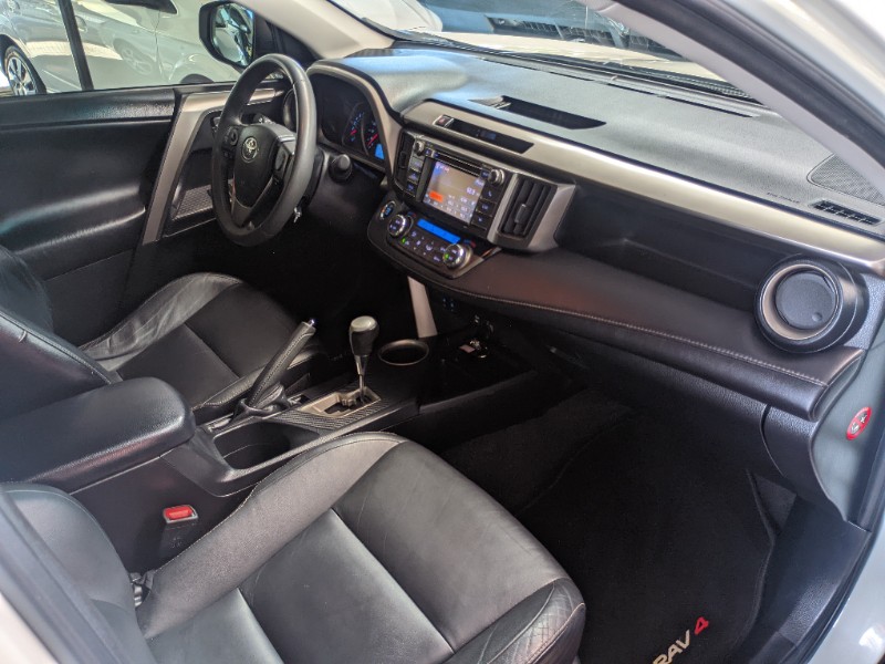 TOYOTA RAV4 2.5 4X4 16V GASOLINA 4P AUTOMÁTICO 2012/2013 RICARDO VEÍCULOS TEUTÔNIA / Carros no Vale