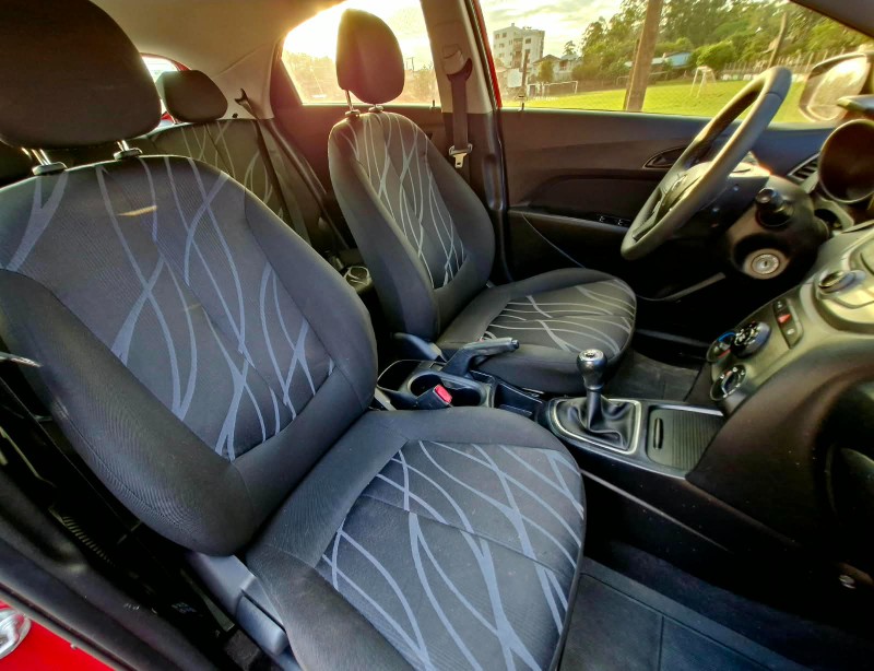 HYUNDAI HB20 1.0 COMFORT 2014/2015 CRUZEIRO MULTIMARCAS CRUZEIRO DO SUL / Carros no Vale