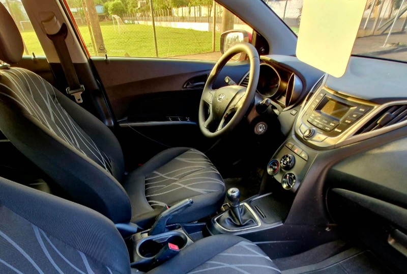 HYUNDAI HB20 1.0 COMFORT 2014/2015 CRUZEIRO MULTIMARCAS CRUZEIRO DO SUL / Carros no Vale