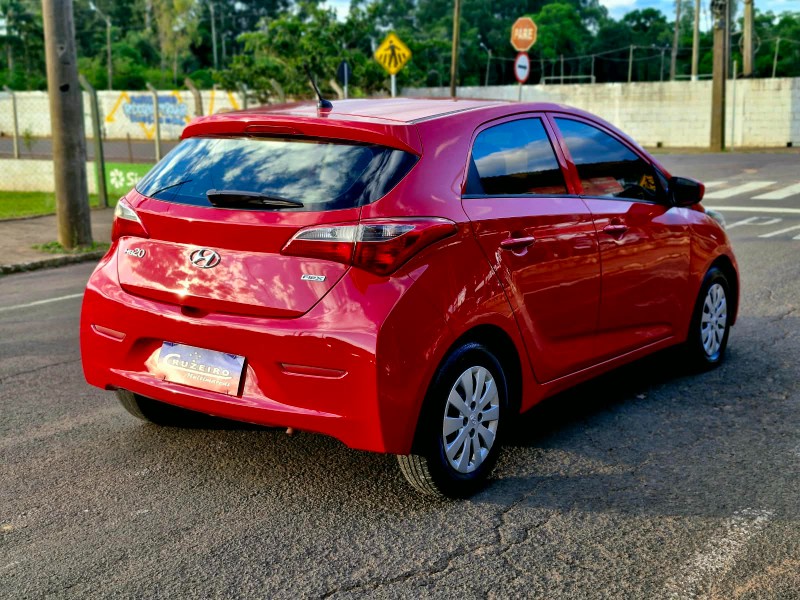 HYUNDAI HB20 1.0 COMFORT 2014/2015 CRUZEIRO MULTIMARCAS CRUZEIRO DO SUL / Carros no Vale