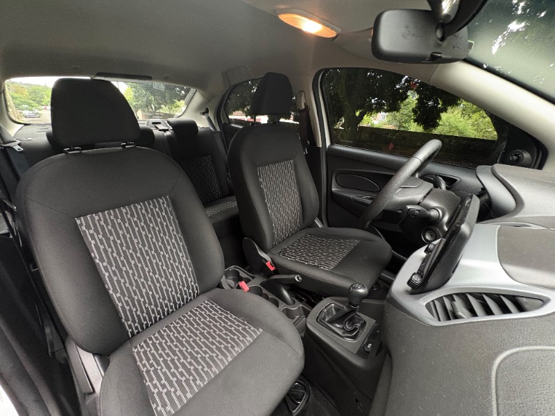 FORD KA SEDAN SE PLUS 1.0 2019/2020 ESTAÇÃO DO CARRO ESTRELA / Carros no Vale