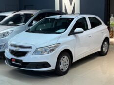 CHEVROLET ONIX 1.0 LT 2012/2013 JM AUTOMÓVEIS VENÂNCIO AIRES / Carros no Vale