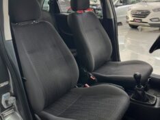 CHEVROLET CORSA HATCH MAXX 1.4 COMPLETO 2011/2011 TIAGO AUTOMÓVEIS VENÂNCIO AIRES / Carros no Vale