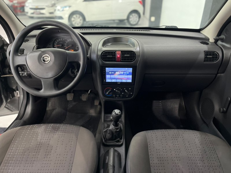 CHEVROLET CORSA HATCH MAXX 1.4 COMPLETO 2011/2011 TIAGO AUTOMÓVEIS VENÂNCIO AIRES / Carros no Vale