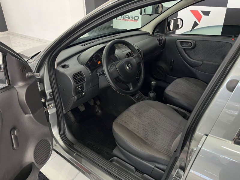 CHEVROLET CORSA HATCH MAXX 1.4 COMPLETO 2011/2011 TIAGO AUTOMÓVEIS VENÂNCIO AIRES / Carros no Vale