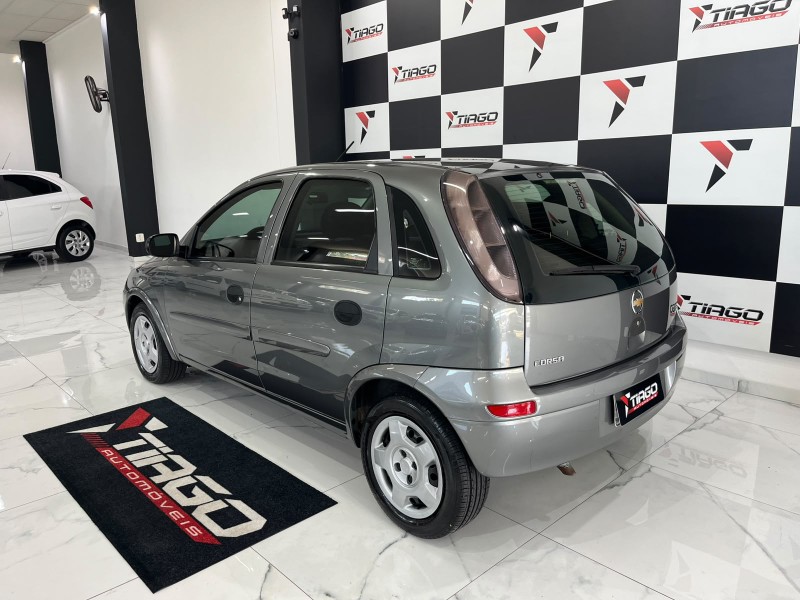 CHEVROLET CORSA HATCH MAXX 1.4 COMPLETO 2011/2011 TIAGO AUTOMÓVEIS VENÂNCIO AIRES / Carros no Vale