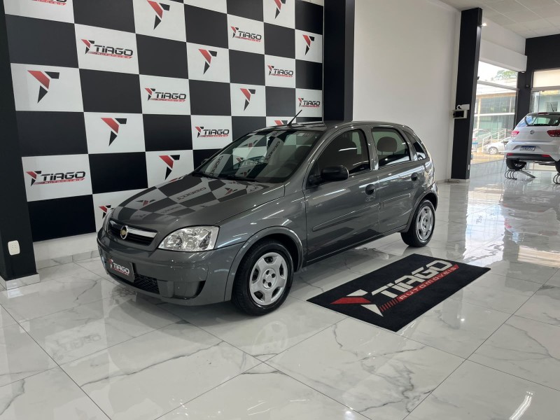 CHEVROLET CORSA HATCH MAXX 1.4 COMPLETO 2011/2011 TIAGO AUTOMÓVEIS VENÂNCIO AIRES / Carros no Vale