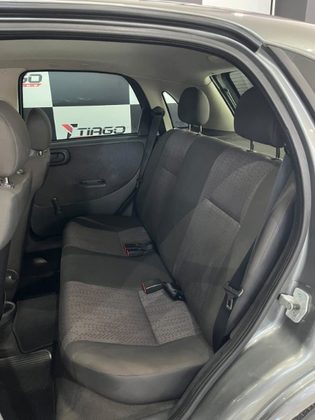 CHEVROLET CORSA HATCH MAXX 1.4 COMPLETO 2011/2011 TIAGO AUTOMÓVEIS VENÂNCIO AIRES / Carros no Vale