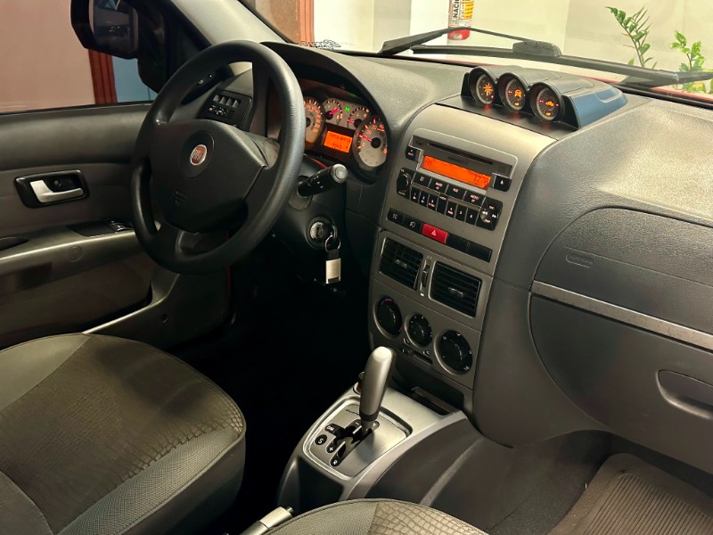 FIAT STRADA ADVENTURE 1.8 CD 2011/2012 SÉTIMA VEÍCULOS GUAPORÉ / Carros no Vale