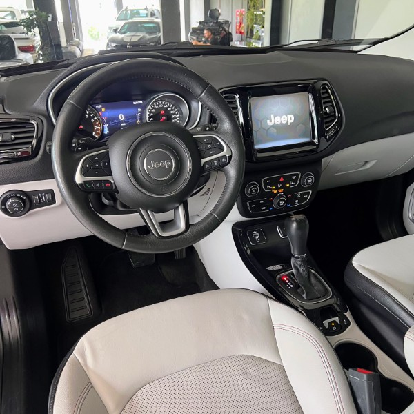 JEEP COMPASS LIMITED HIGH TECH 2.0 4X2 2018/2018 JOÃO CARROS MULTIMARCAS GUAPORÉ / Carros no Vale JEEP COMPASS LIMITED HIGH TECH 2.0 4X2 2018/2018 JOÃO CARROS MULTIMARCAS GUAPORÉ / Carros no Vale