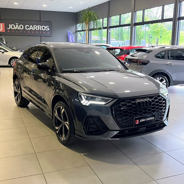 AUDI Q3 SPB PERF BLACK 2.0 TFSI TIPT QUAT. 2025/2025 JOÃO CARROS MULTIMARCAS GUAPORÉ / Carros no Vale