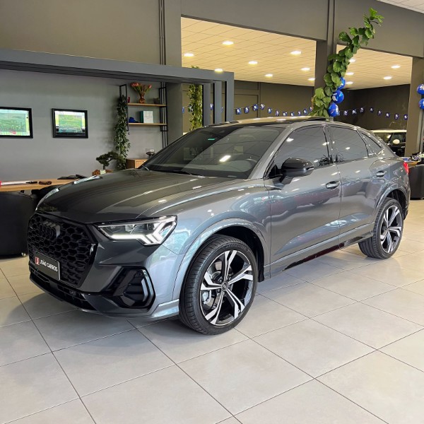 AUDI Q3 SPB PERF BLACK 2.0 TFSI TIPT QUAT. 2025/2025 JOÃO CARROS MULTIMARCAS GUAPORÉ / Carros no Vale