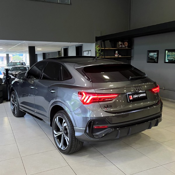 AUDI Q3 SPB PERF BLACK 2.0 TFSI TIPT QUAT. 2025/2025 JOÃO CARROS MULTIMARCAS GUAPORÉ / Carros no Vale
