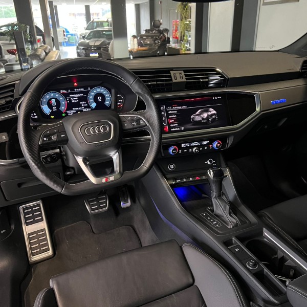 AUDI Q3 SPB PERF BLACK 2.0 TFSI TIPT QUAT. 2025/2025 JOÃO CARROS MULTIMARCAS GUAPORÉ / Carros no Vale
