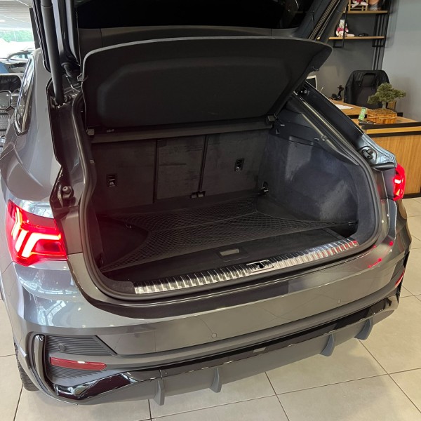 AUDI Q3 SPB PERF BLACK 2.0 TFSI TIPT QUAT. 2025/2025 JOÃO CARROS MULTIMARCAS GUAPORÉ / Carros no Vale