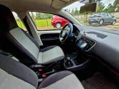 VOLKSWAGEN UP! TAKE 1.0 TOTAL FLEX 12V 5P 2015/2015 CRUZEIRO MULTIMARCAS CRUZEIRO DO SUL / Carros no Vale