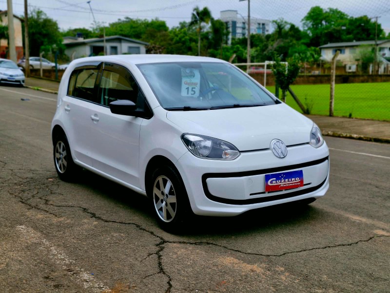 VOLKSWAGEN UP! TAKE 1.0 TOTAL FLEX 12V 5P 2015/2015 CRUZEIRO MULTIMARCAS CRUZEIRO DO SUL / Carros no Vale