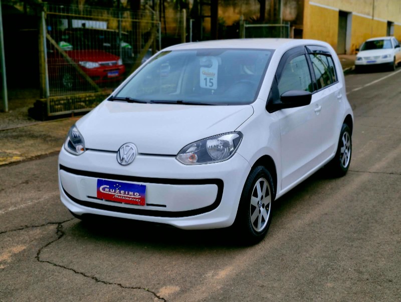 VOLKSWAGEN UP! TAKE 1.0 TOTAL FLEX 12V 5P 2015/2015 CRUZEIRO MULTIMARCAS CRUZEIRO DO SUL / Carros no Vale
