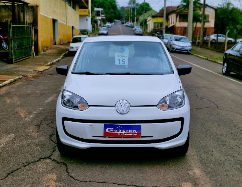 VOLKSWAGEN UP! TAKE 1.0 TOTAL FLEX 12V 5P 2015/2015 CRUZEIRO MULTIMARCAS CRUZEIRO DO SUL / Carros no Vale