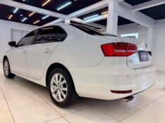 VOLKSWAGEN JETTA 2.0 TRENDLINE 2015/2015 LUCAS AUTOMÓVEIS BOM RETIRO DO SUL / Carros no Vale