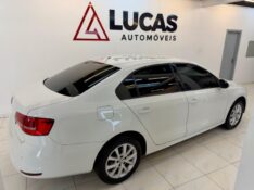 VOLKSWAGEN JETTA 2.0 TRENDLINE 2015/2015 LUCAS AUTOMÓVEIS BOM RETIRO DO SUL / Carros no Vale
