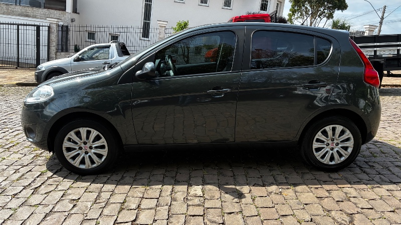 FIAT PALIO 1.6 MPI ESSENCE 16V 2015/2015 COMPLETO VEÍCULOS GUAPORÉ / Carros no Vale