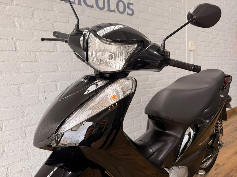 HONDA MOTOS BIZ 125 ES /2013 RT 811 VEÍCULOS ARROIO DO MEIO / Carros no Vale HONDA MOTOS BIZ 125 ES /2013 RT 811 VEÍCULOS ARROIO DO MEIO / Carros no Vale