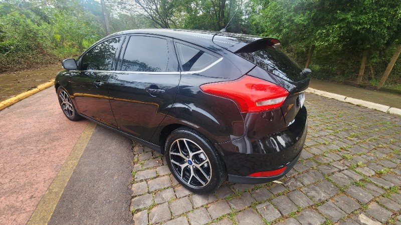 FORD FOCUS 2.0 TITANIUM 16V FLEX 4P AUTOMÁTICO 2017/2018 FERNANDO AUTOMÓVEIS | REVENDA DE CARROS ARROIO DO MEIO ARROIO DO MEIO / Carros no Vale