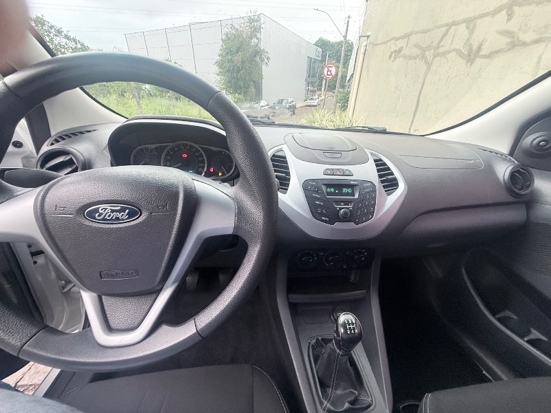 FORD KA 1.0 SE 2016/2016 ELY AUTOMÓVEIS LAJEADO / Carros no Vale