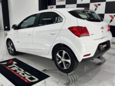 CHEVROLET ONIX 1.4 LTZ 2018/2018 TIAGO AUTOMÓVEIS VENÂNCIO AIRES / Carros no Vale
