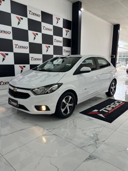 CHEVROLET ONIX 1.4 LTZ 2018/2018 TIAGO AUTOMÓVEIS VENÂNCIO AIRES / Carros no Vale