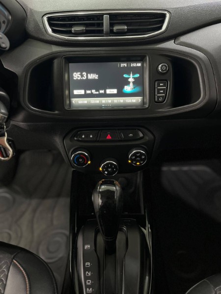 CHEVROLET ONIX 1.4 LTZ 2018/2018 TIAGO AUTOMÓVEIS VENÂNCIO AIRES / Carros no Vale
