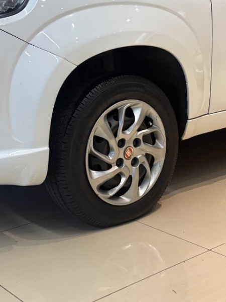 FIAT UNO 1.0 ATTRACTIVE 8V 2021/2021 JM AUTOMÓVEIS VENÂNCIO AIRES / Carros no Vale
