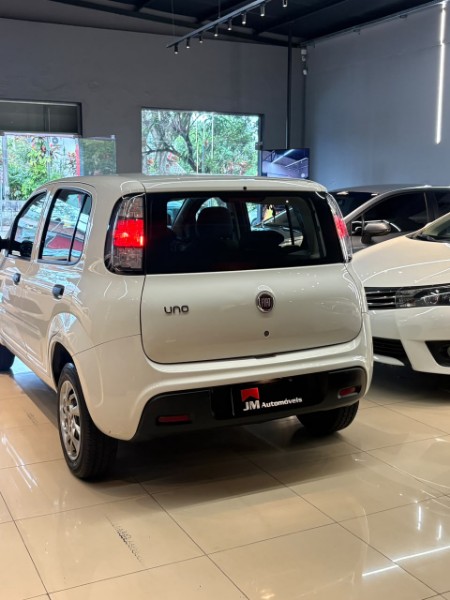 FIAT UNO 1.0 ATTRACTIVE 8V 2021/2021 JM AUTOMÓVEIS VENÂNCIO AIRES / Carros no Vale