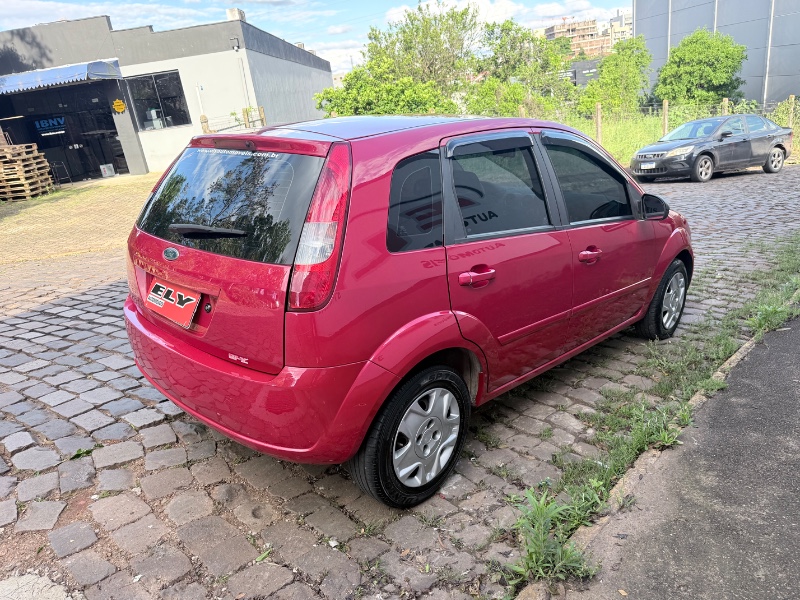 FORD FIESTA 1.0 2004/2004 ELY AUTOMÓVEIS LAJEADO / Carros no Vale